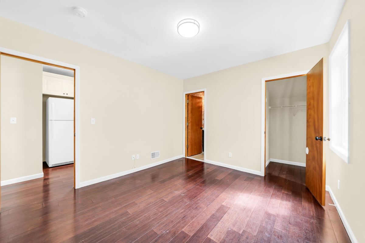 Building Photo - 620 McGillvray Pl
