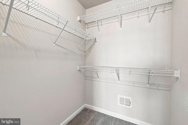Building Photo - 417 Seeback Dr