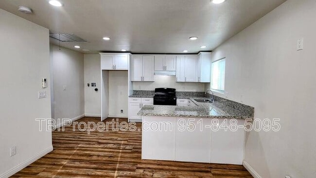 Building Photo - 156 E Marshall Blvd