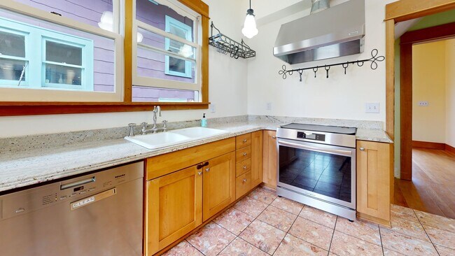 Building Photo - The Perfect Restored University Heights Home -available for rent now!