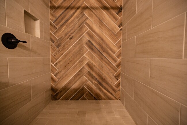 Building Photo - 918 Woodford Cv E