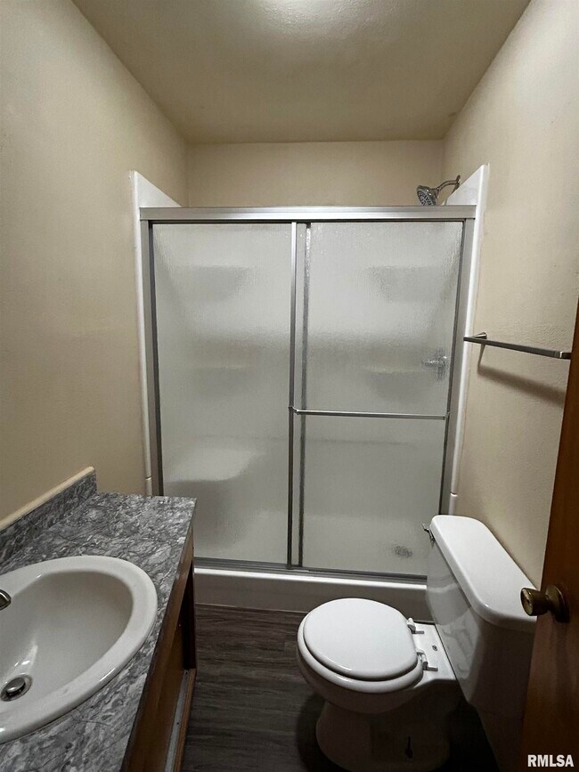 Building Photo - 1102 Oxford Ave