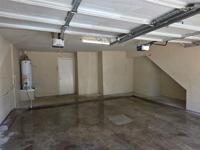 Building Photo - 12902 Skymeadow Dr