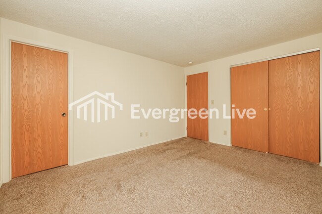 Building Photo - 6241 Greenfield Way