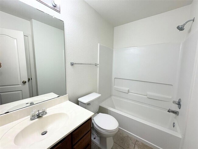 Building Photo - 2502 Perkins Pl