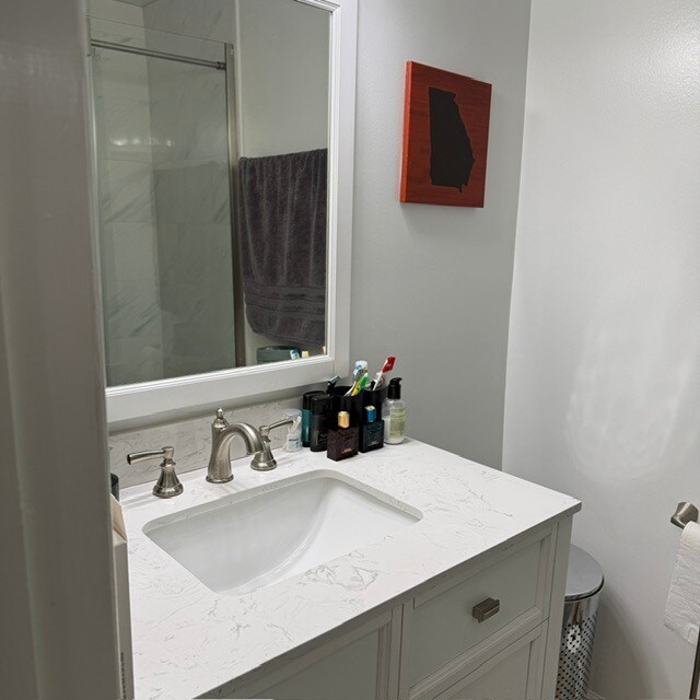 Building Photo - 1004 Woodland Vlg