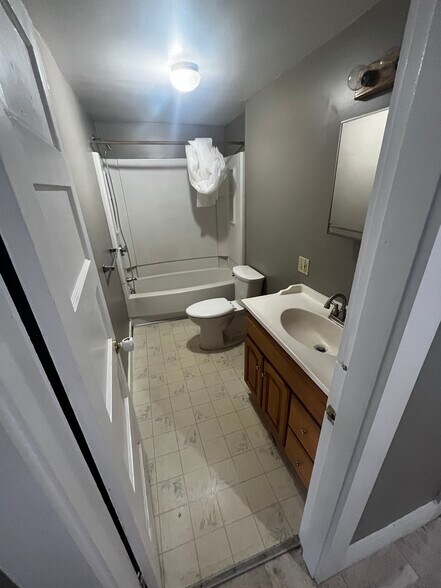 Bathroom - 25 Bunker Hill St