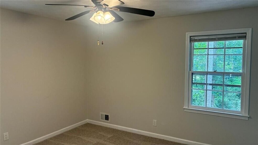 Building Photo - 1744 Oak Ridge Way NW