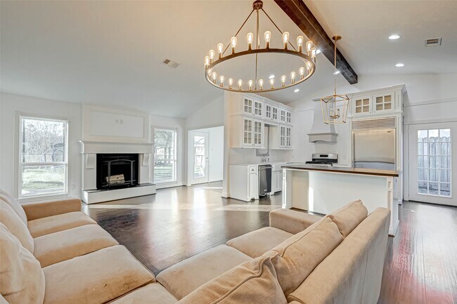 Building Photo - 520 E Castle Harbour Dr
