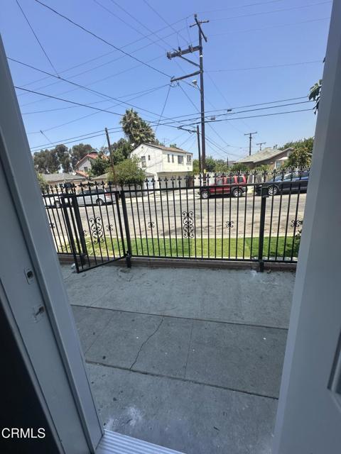 Building Photo - 1441 N Carmelita Ave