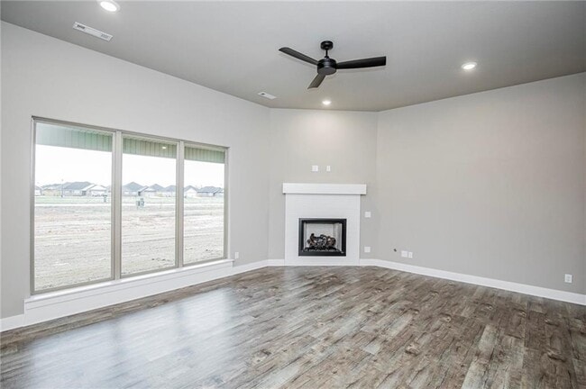 Building Photo - 1249 Seay Cir