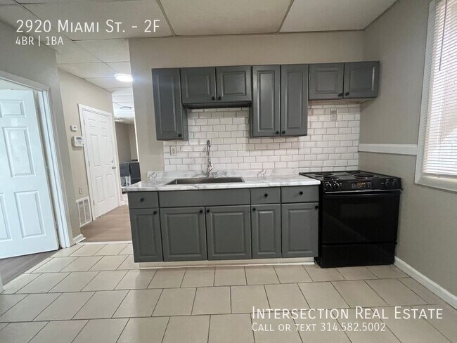 Building Photo - 2920 Miami St