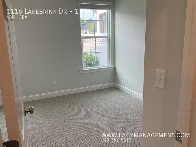 Building Photo - 1116 Lakebrink Dr