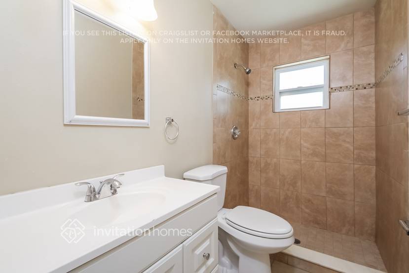 Building Photo - 3403 Cambridge Dr W