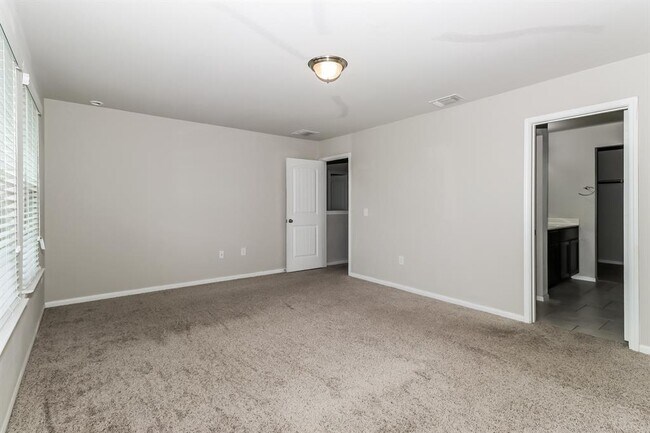Building Photo - 9201 Sawyer Fay Ln