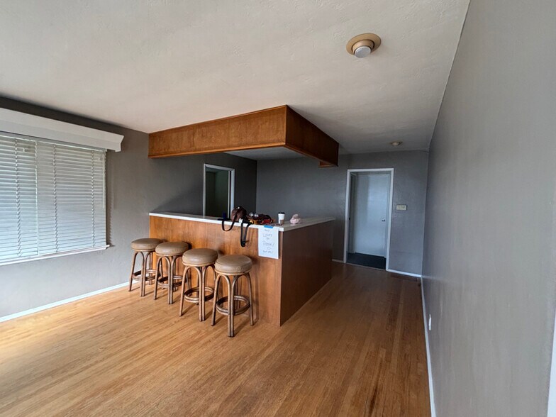 Building Photo - 626 Civic Center Dr