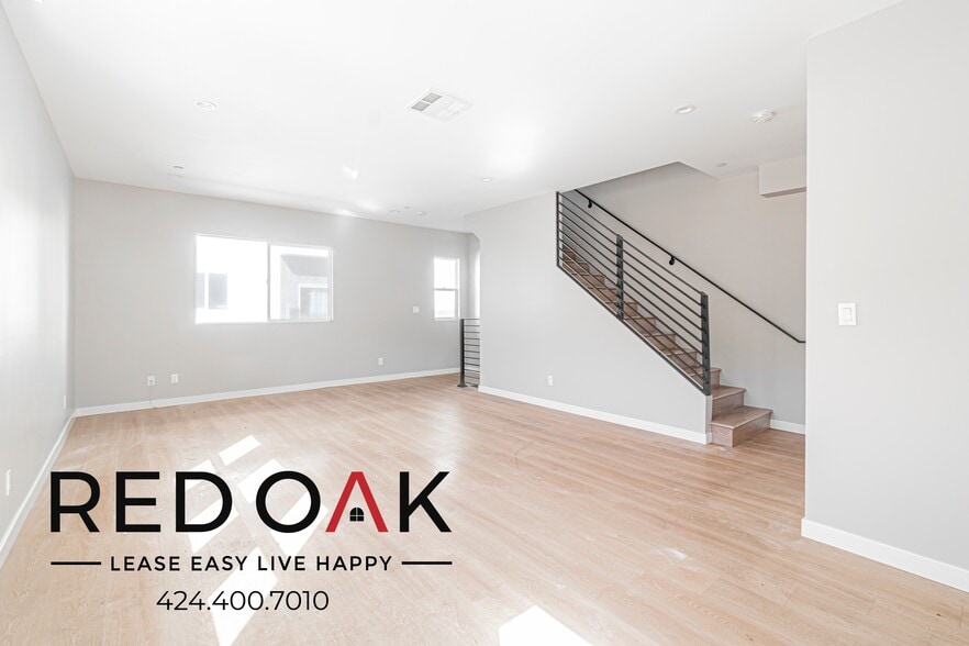 Building Photo - 4506 Esmeralda St