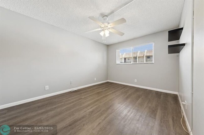 Building Photo - 2885 SW 22nd Ave