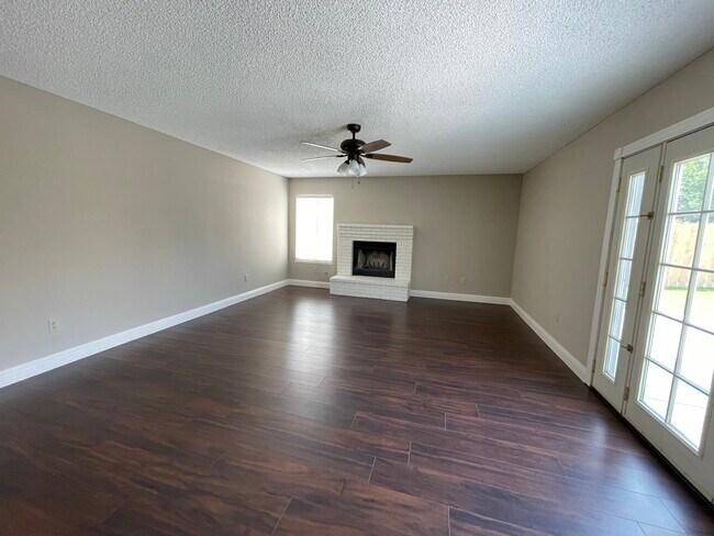 Building Photo - 14304 Culiacan Ave