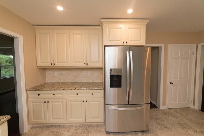 Building Photo - 440 Cricket Ln