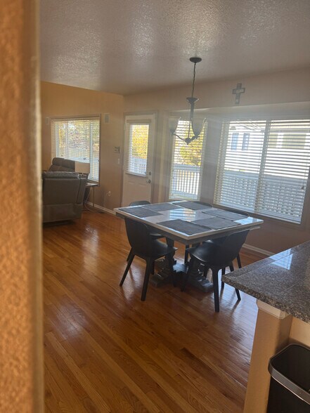 Building Photo - 5345 S Flanders Way