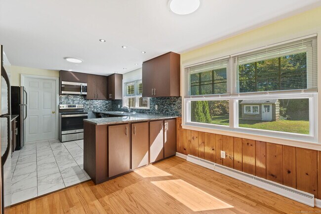 Building Photo - 67 Hicock Dr