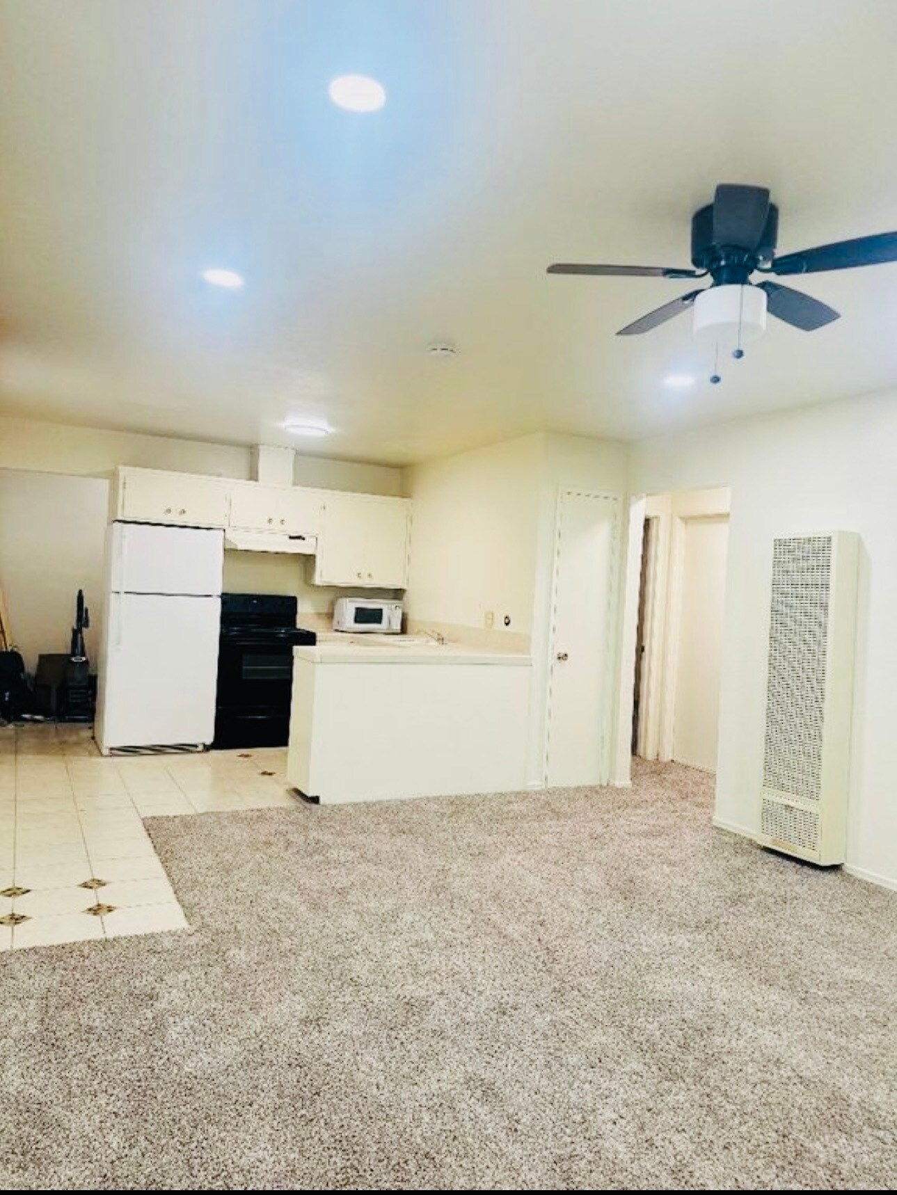 Kitchen - 1707 W Swain Rd