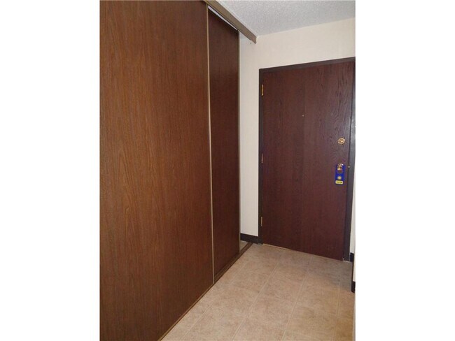 Building Photo - 1173 Dewey St