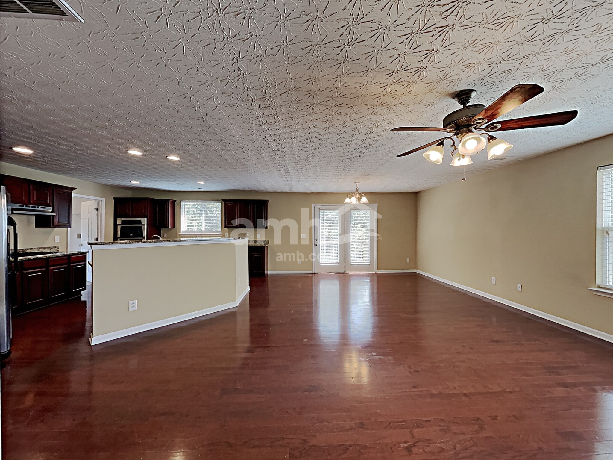 Building Photo - 889 Bramble Way