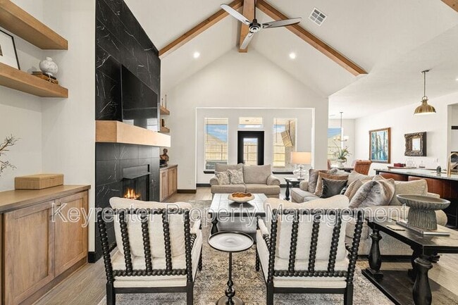 Building Photo - 2805 Crystal Creek Dr