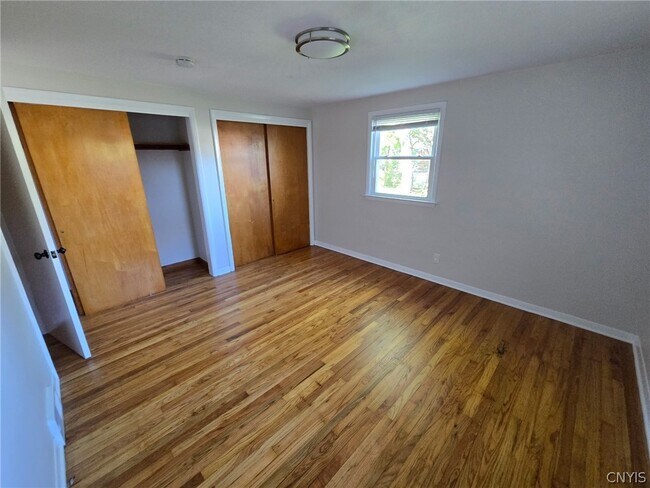 Building Photo - 202 Stafford Ave