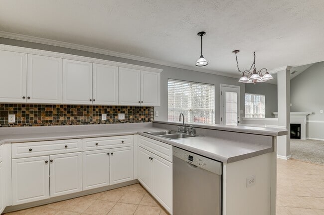 Building Photo - 7635 Pleasantville Way