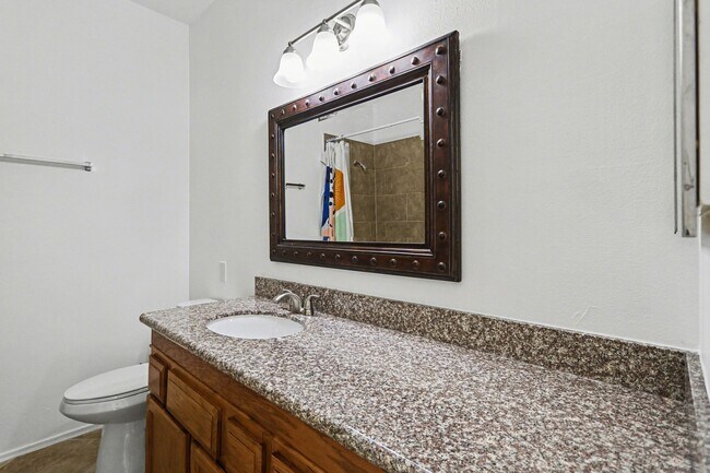 Building Photo - 600 Wilcrest Dr