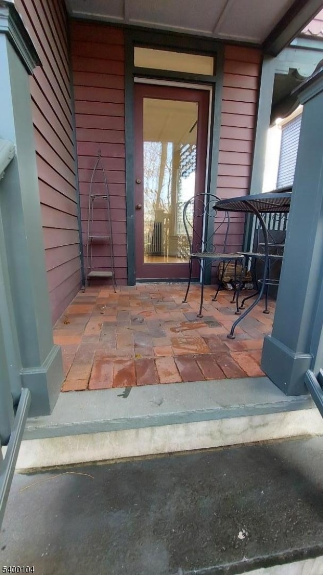 Building Photo - 80 Grove St