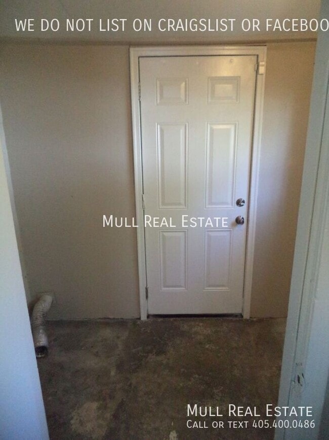 Building Photo - 4801 N Willow Ave