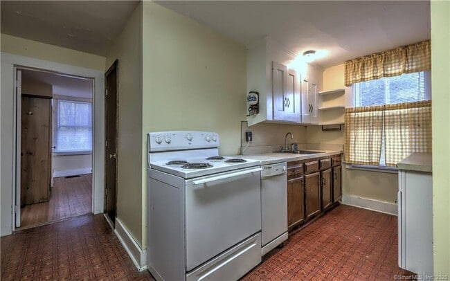 Building Photo - 473 Amity Rd