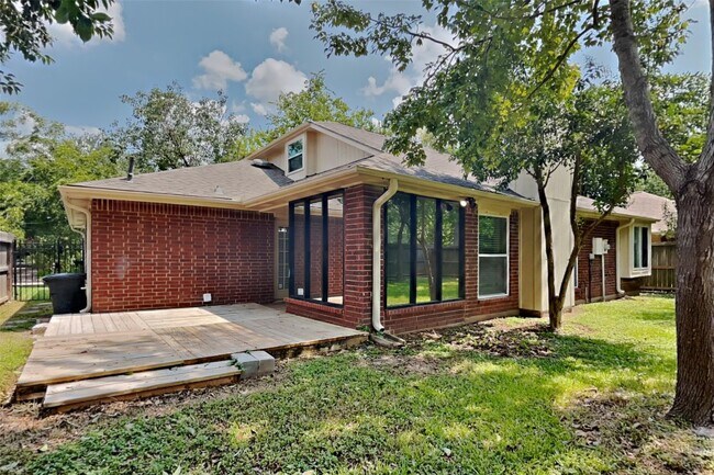 Building Photo - 2142 Musket Ridge Dr