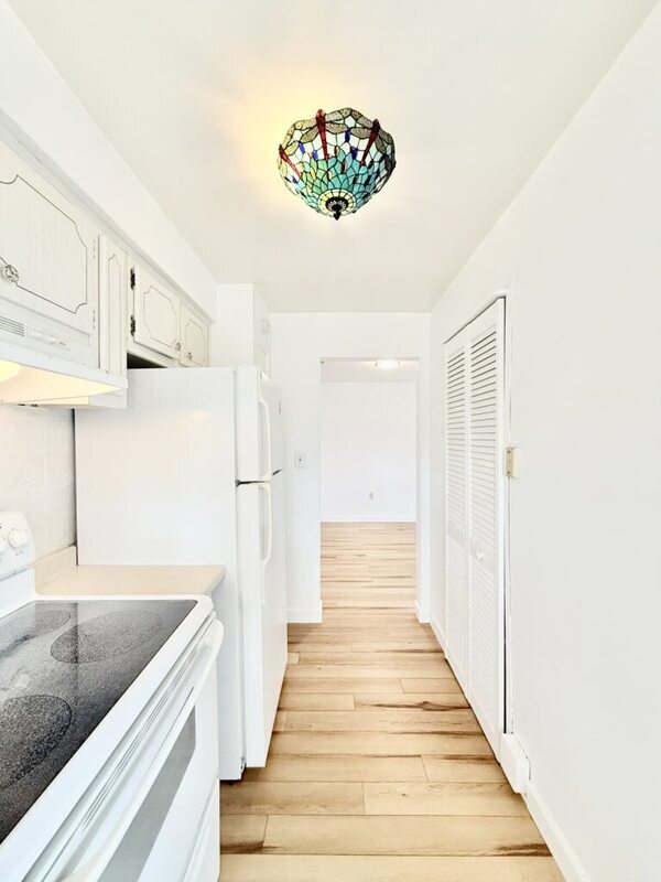 Building Photo - 445 32nd Ave N