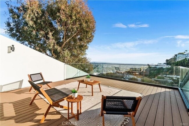 Building Photo - 8566 Hollywood Blvd