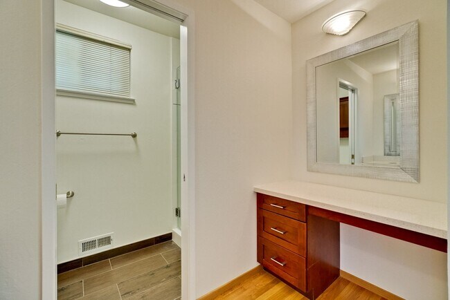 Building Photo - 5097 Forest Glen Dr