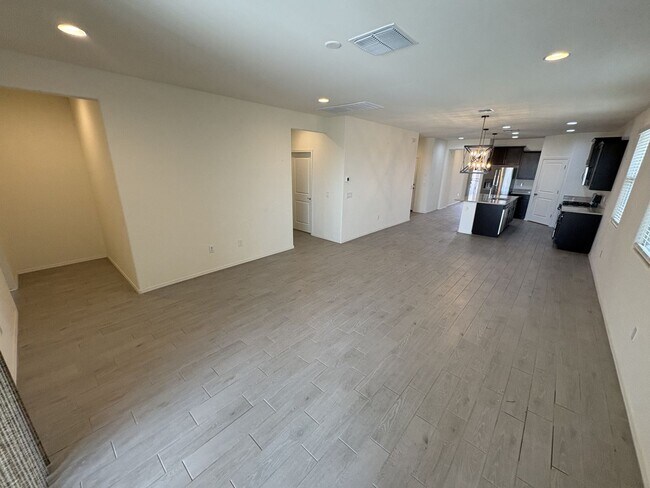 Building Photo - Vail School District with great views 4 bedroom plus den