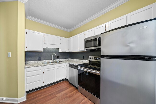 Building Photo - 6115 Highcastle Ct