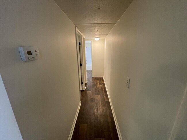 Building Photo - 94 Knox Dr