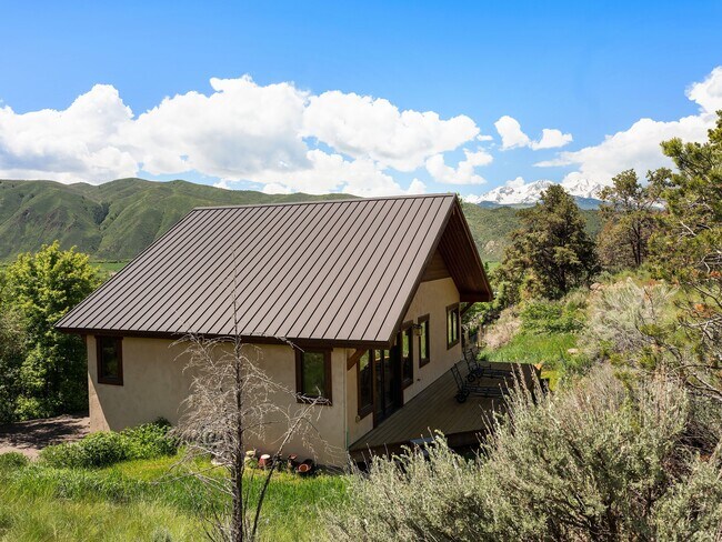 Building Photo - 121 Ridge Rd