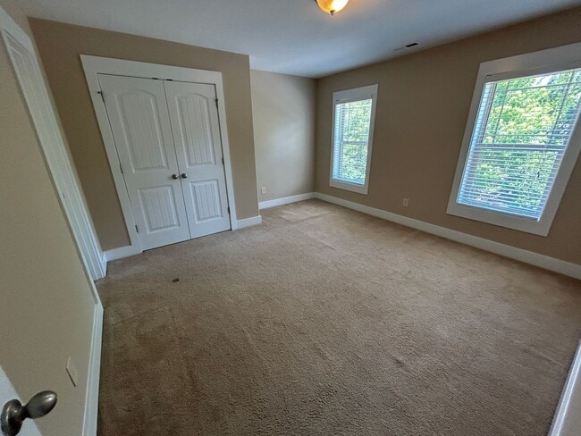 Building Photo - 3827 Glenhaven Road