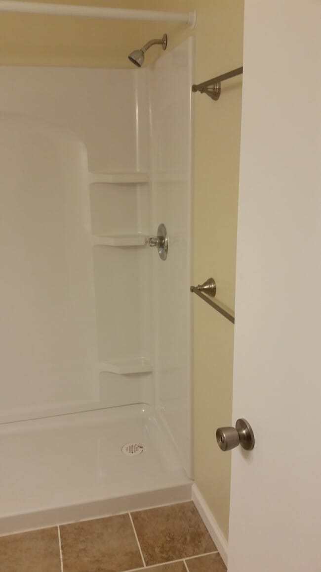 Building Photo - 543 E School St