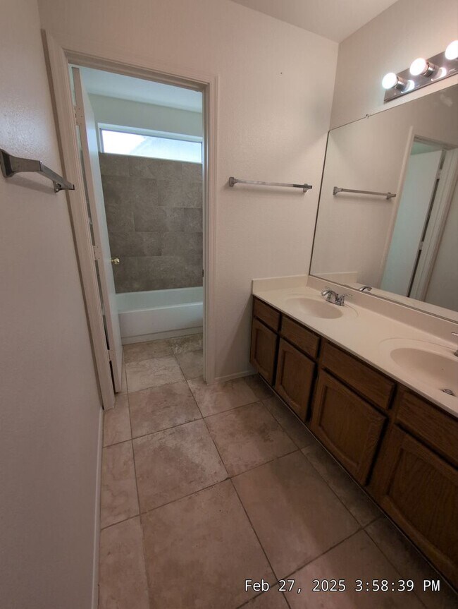 Building Photo - Welcome to your new cozy, immaculate and spacious home!