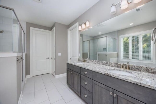 Building Photo - 77 Perimeter Pl