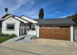 Building Photo - North Salinas Home for RENT!!!