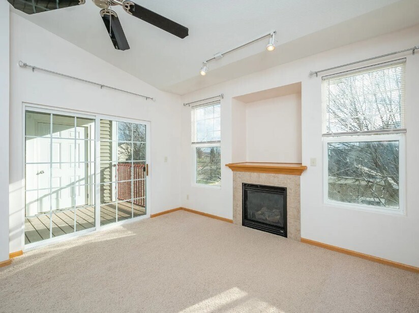 living area w/balcony access - 10325 Providence Dr